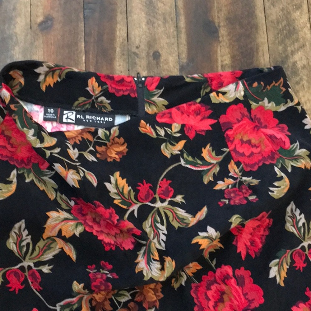 Women's Floral Black Skirt RL Richard New York Size 10 Zip Back Pencil Skirt